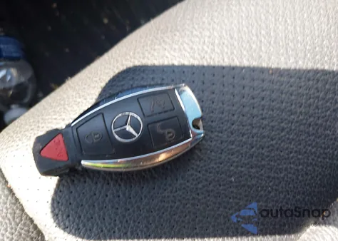 2014 Mercedes-Benz C 300 Luxury 4Matic/Sport 4Matic из США, поврежденный, VIN WDDGF8AB1ER315992